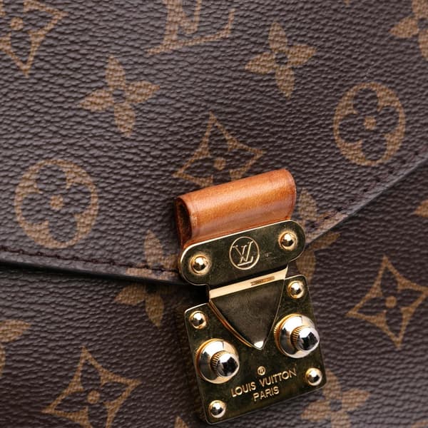 Pre-owned Louis Vuitton Monogram Pochette Metis Brown