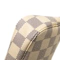 Miniatyrbild 9 av 10: Pre-owned Louis Vuitton Damier Azur Mini Pochette Accessoires White