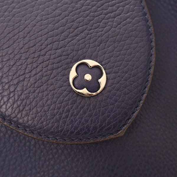 Pre-owned Louis Vuitton Taurillon Capucines MM Blue