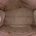 Miniatyrbillede 4 af 10: Pre-owned Prada Saffiano Lux Shopping Tote Pink