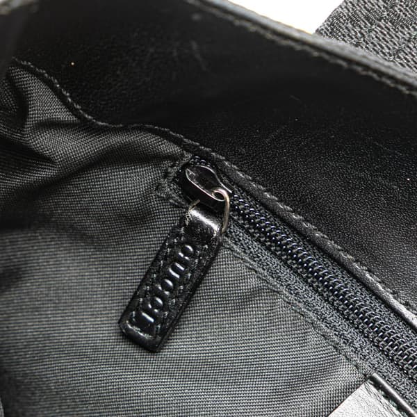 Pre-owned Gucci GG Canvas Handbag Black