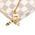 Miniatyrbillede 8 af 10: Pre-owned Louis Vuitton Damier Azur Mini Pochette Accessoires White