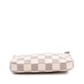 Miniatyrbillede 3 af 10: Pre-owned Louis Vuitton Damier Azur Mini Pochette Accessoires White