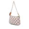 Miniatyrbillede 2 af 10: Pre-owned Louis Vuitton Damier Azur Mini Pochette Accessoires White