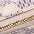 Miniatyrbilde 6 av 9: Pre-owned Louis Vuitton Damier Azur Mini Pochette Accessoires White