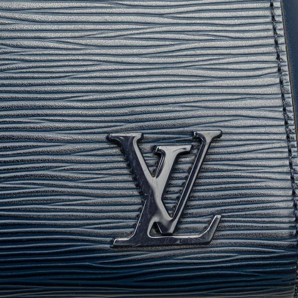 Pre-owned Louis Vuitton Epi Cluny MM Blue