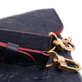 Pikkukuva 10 / 10: Pre-owned Louis Vuitton Monogram Empreinte Pochette Metis Blue