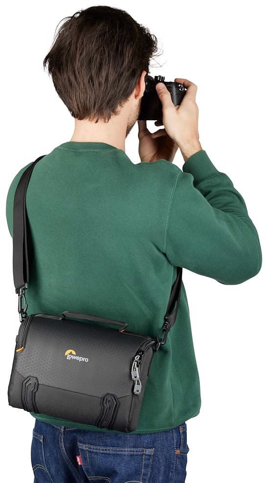 Lowepro camera bag Adventura SH 140 III, black