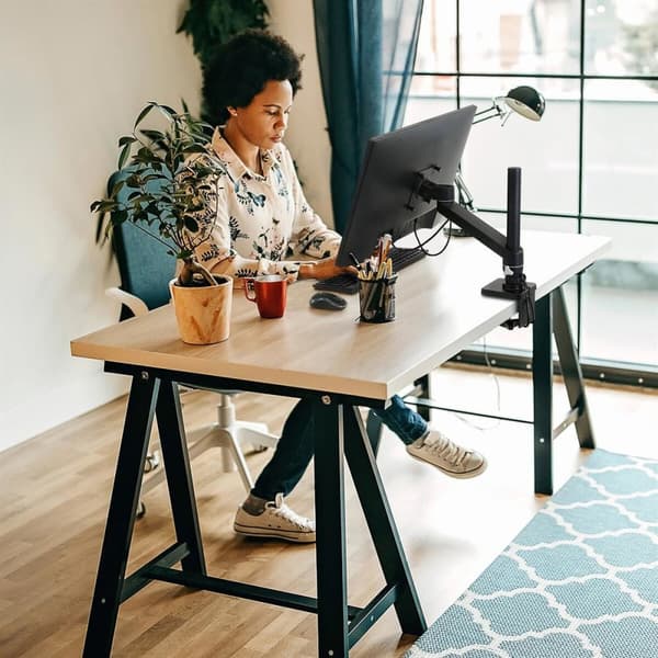 Ergotron 45-669-224 34 tuuman Pöytäkiinnike Näytölle – Näytön pidike Ergotron 45-669-224:lle, 34 tuumaa. Optimaalinen ergonomia ja joustavuus.