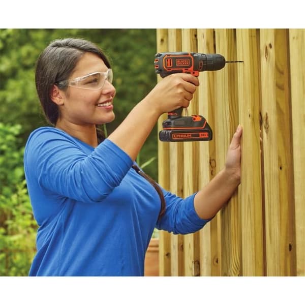 BLACK &amp; DECKER 18 V Litium trådlös borr - 2 batterier - 160 tillbehör låda -BDCDC18BAST-QW