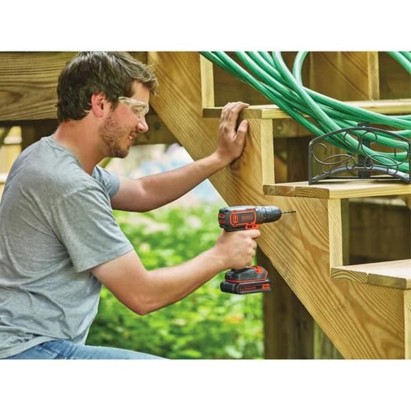BLACK &amp; DECKER 18 V Litium trådlös borr - 2 batterier - 160 tillbehör låda -BDCDC18BAST-QW