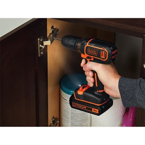 Black & Decker BDCDC18KB 18V 2x 1,5Ah sladdlös borrmaskin/skruvdragare med väska