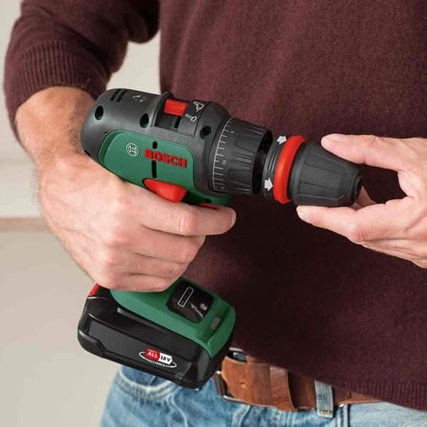 Bosch sladdlös borstlös slagborr - AdvancedImpact 18 (levereras med 2 18V-2,5Ah batterier + laddare + box)