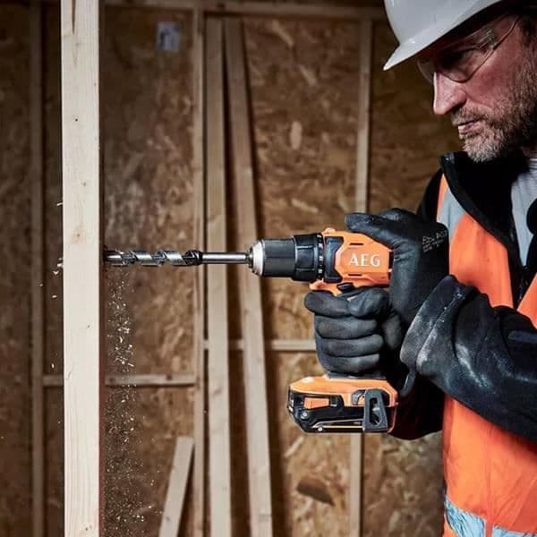 AEG BSB18G4-202C kompakt borrskruvmejsellåda - 18V - 60 Nm - 2 Pro litium 2,0 Ah batterier + laddare