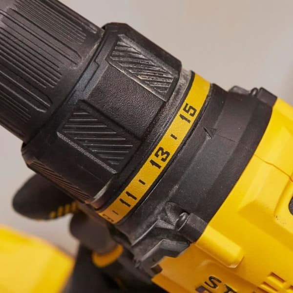 60 Nm borstlös borrskruvdragare - Litium 18V - 2 batterier 2Ah - STANLEY FATMAX V20 - SFMCD710D2K-QW