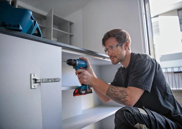 Bosch Professional GSR 18V-45 sladdlös borrskruvmejsel 06019K3203 18 V 2,0 Ah Li-Ion + 2 batterier