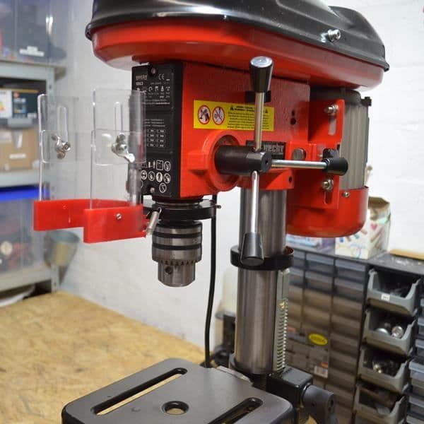 Hecht 1063 Pelarborr 600 W 12 hastigheter upp till 2700 varv/min 20,35 kg