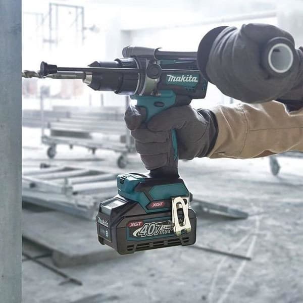 Slagskruvdragare MAKITA HP001GM201 40V max Li-ion (2x4Ah)