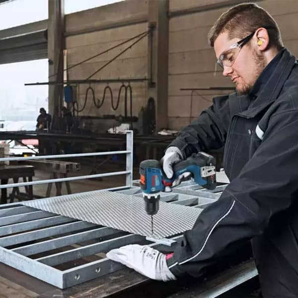 BOSCH 06019N3200 GSR 18V-65 trådlös borrmaskin/skruvdragare i kartong (utan batterier, utan laddare)