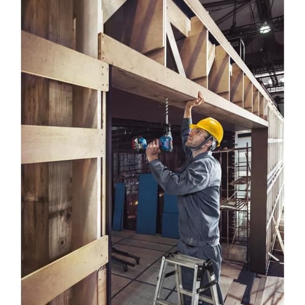 Perceuse-visseuse Bosch Professional GSR 18V-50 + 2 batterier 2,0Ah + laddare GAL 18V-20 + 43 tillbehör + väska