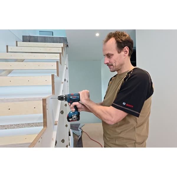 Bosch Professional GSR 18V-28 borrmaskin + 2 x 2,0Ah batterier + GAL1820 laddare + L-fodral - 06019H4109