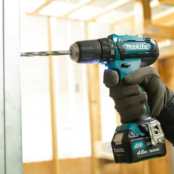Trådlös borr-/skruvdragare Makita DF333DSAL1 12 Volt - Skruvdragare - 2 hastigheter - 10 mm - Batteri 2 Ah