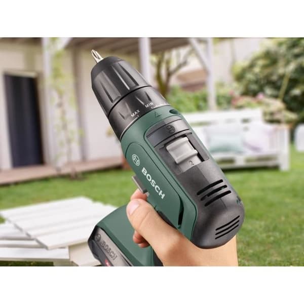 BOSCH sladdlös borrmaskin - UniversalDrill 18 - 2 batterier 18V-1,5Ah