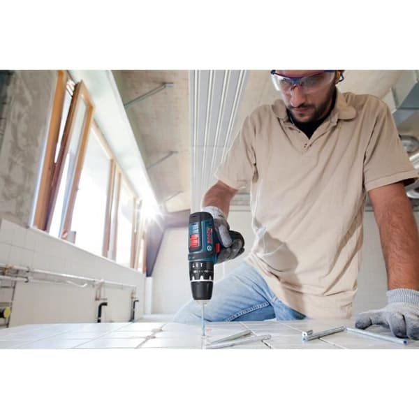 Bosch Professional GSB 12V-15 slagborrskruvmejsel + 10 tillbehör + 2 2,0Ah batterier + Box