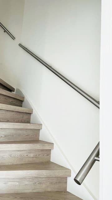 Rustfrit stål design gelænder 90 cm med 2 holdere - Børstet