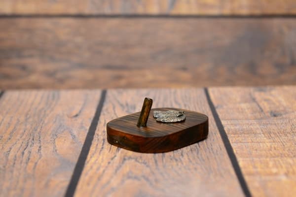 Irlanninsusikoira, Irlanninsusikoira I - talutushihna, mitaliripustin koiran kanssa, Art-Dogin avainkoukku