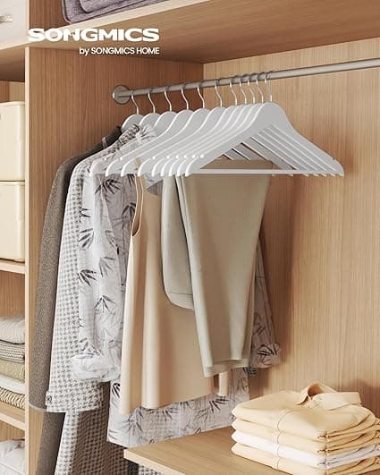 Set van 30 houten hangers met 360° draaibare haken, wolkwit