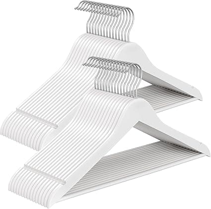 Set van 30 houten hangers met 360° draaibare haken, wolkwit