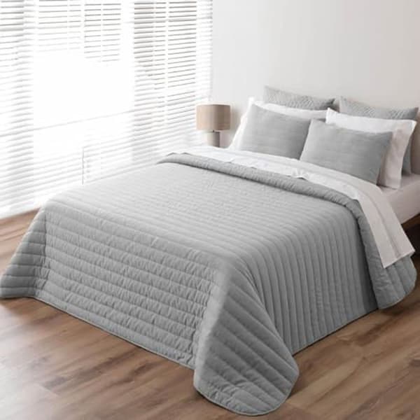 Överkast - PIERRE CARDIN - Grå linneboutis - 235 x 270 cm - 100 % mikrofiber - 2 kuddfodral