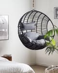 Miniatyrbillede 2 af 5: Hængende Lænestol Sort Rattan Rund Flettet Ophængt Kurv Hynder Boho Stil