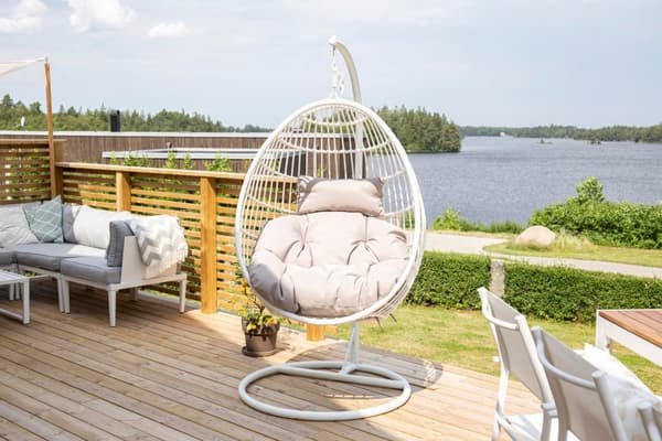 FURNLUX HÄNGSTOL FÖR UTOMHUSBRUK VIGA BEIGE & VIT 95CM