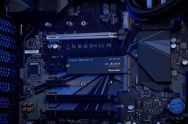 WD_BLACK SN850X NVMe SSD 2TB Retail NVMe / PCIe Gen4 / 7300MB/s (WDBB9G0020BNC-WRSN)