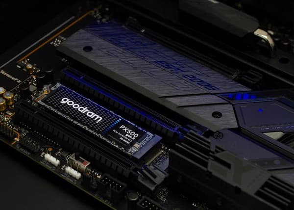 Goodram solid state hårddisk - SSDPR-PX500-02T-80-G3 - SSD PX500 Gen. 3 2TB M.2 2280 PCI-E x4 Gen4 NVMe ()
