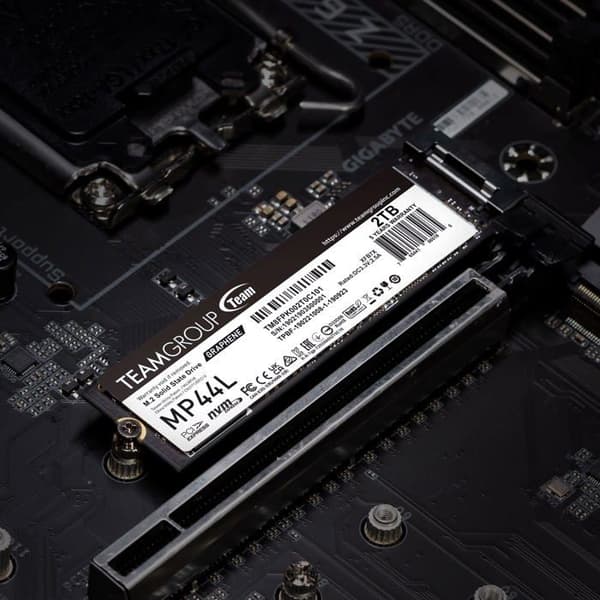 Team group MP44L ssd hårddisk - SSD - 1 TB - PCIe 4.0 x4 (NVMe)