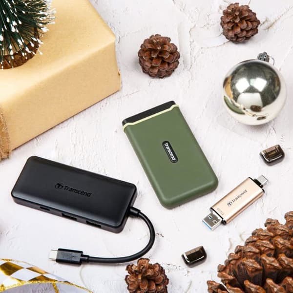 Extern hårddisk - TRANSCEND - ESD380C - 2 TB - USB 3.2 Gen 2x2 - Militärgrönt gummifodral