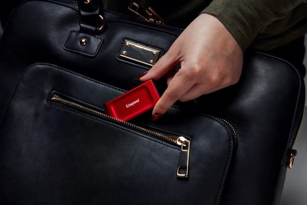 Kingston Technology 2 Tt:n ulkoinen XS1000, punainen, kannettava SSD-levy, USB 3.2 Gen 2