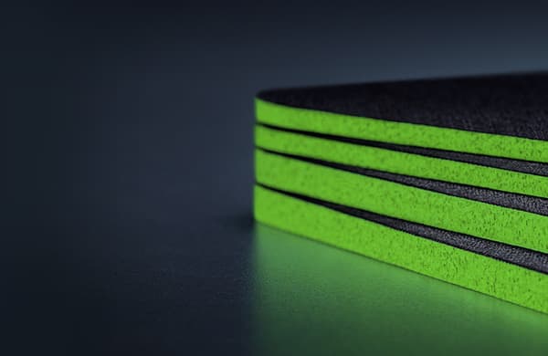Razer Gigantus V2 Large, Textured micro-weave cloth surface, Thick, high-density rubber foam, Anti-slip base, 450 x 400 x 3mm