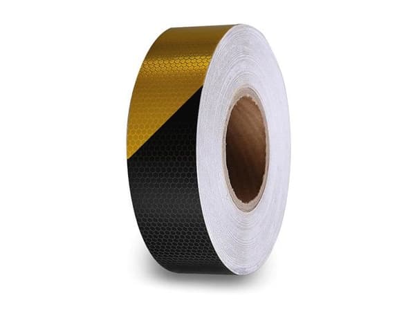 Perel reflekterande tejp 5 cm x 5 m, med bikakemönster för ökad synlighet, svart/gul