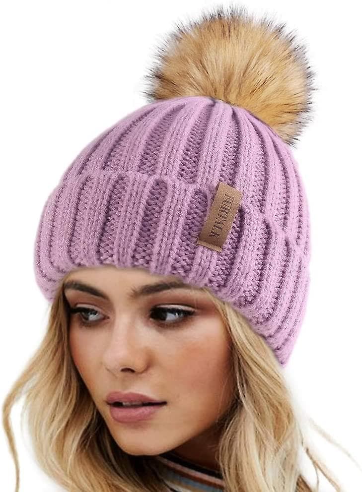 Vinterstickad mössa för kvinnor