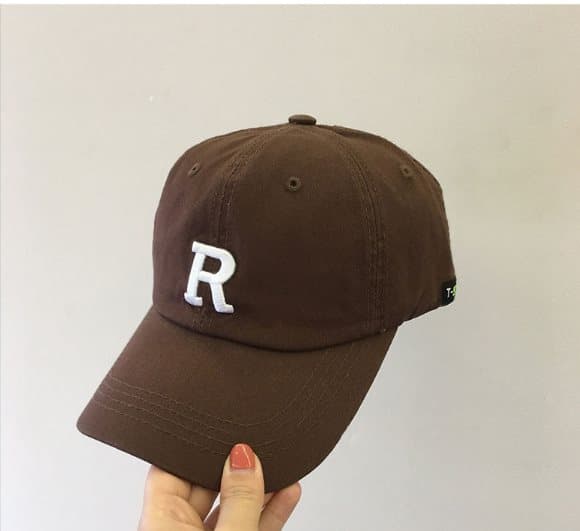 INF Snygg basebollkeps med "R" för vår/sommar