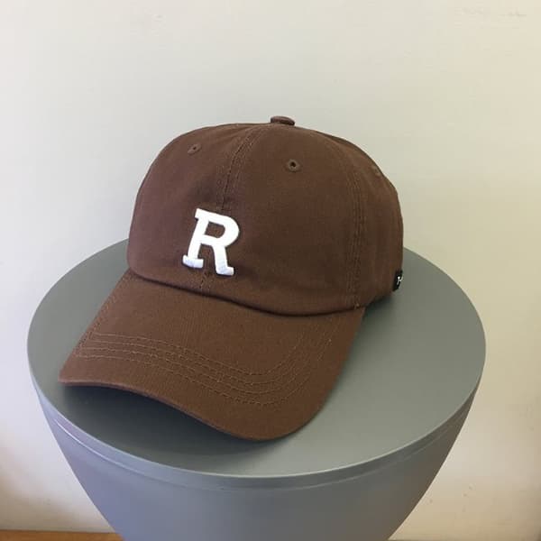 INF Snygg basebollkeps med "R" för vår/sommar