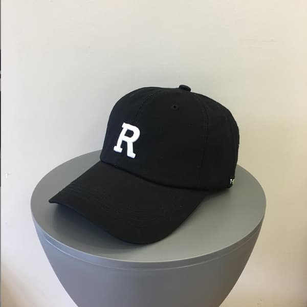 INF Snygg basebollkeps med "R" för vår/sommar