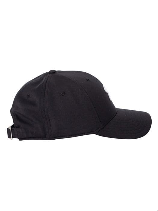 MULTISPORTSKOR - UNDER ARMOR - HATT 1376701 - UNISEX - SVART VIT - JUSTERBAR