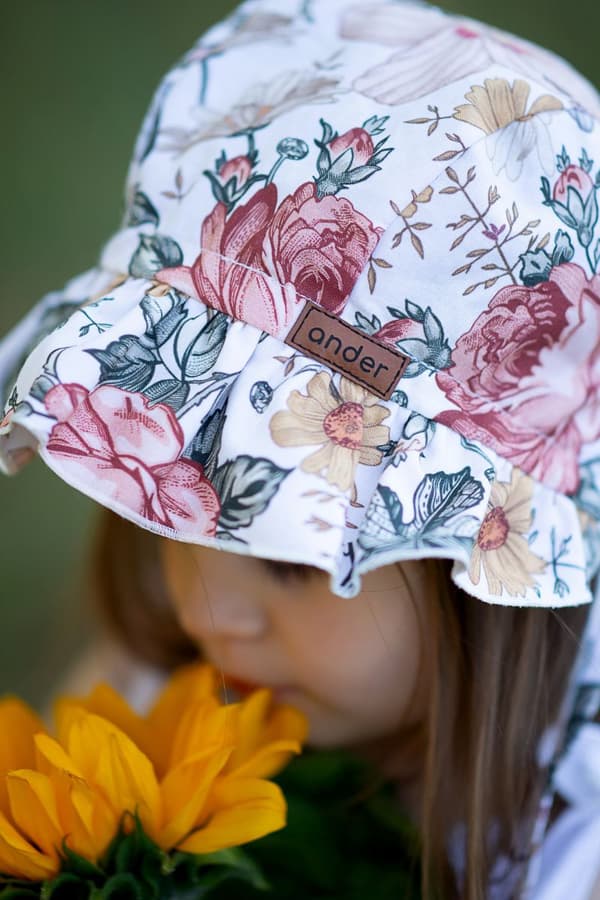 Kesähattu tytöille CHLOE FLOWERS