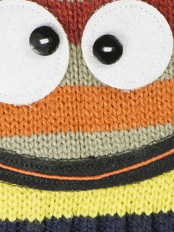 Barnens vintermössa med pompom docka