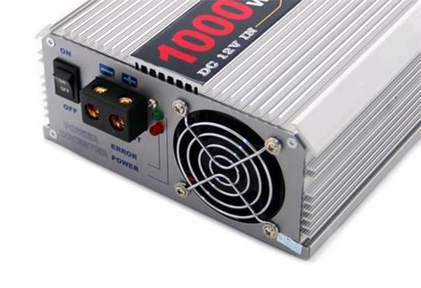 EUROCASE měnič napětí AC/DC 12V/230V/ 1000W/ 2xzasuvka